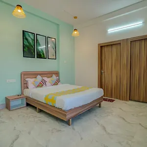Guest house Oyo 79233 Hive Stays